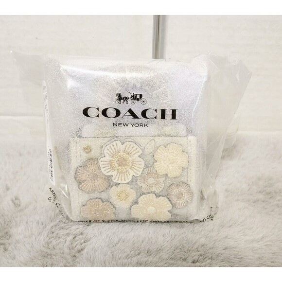 COACH 1941 Rogue Mini Charm TEA ROSE Chalk /Gold NWT - Picture 2 of 10